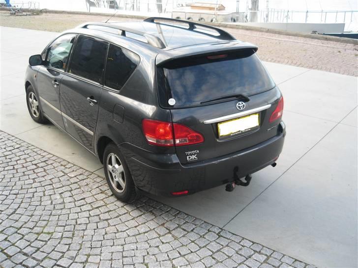 Toyota Avansis Sportsvan (SOLGT) billede 9