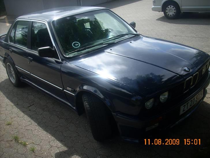 BMW E30 320i billede 2