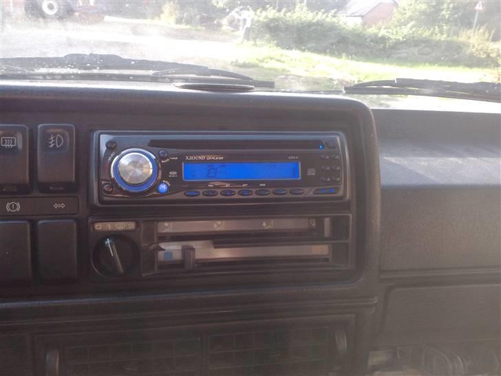 VW Golf II CL - Den simple, men effektive CDX-5 radio fra Xzound. billede 8