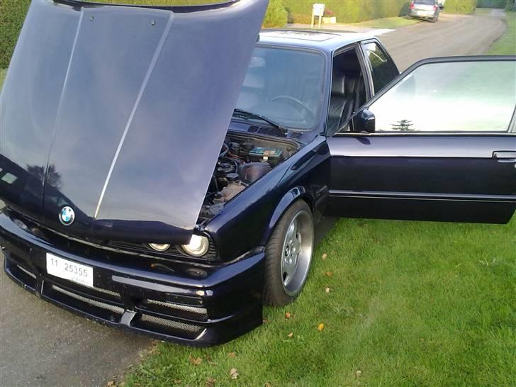 BMW 325i E30 M50 ( SOLGT ) billede 1