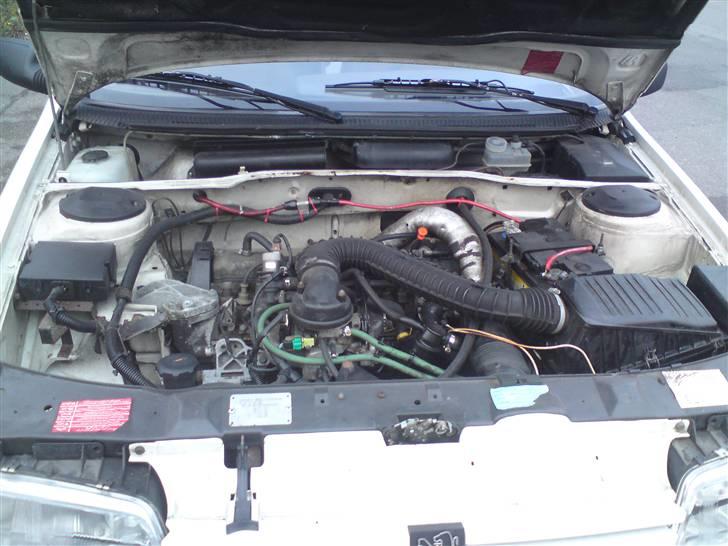 Peugeot 405 stc TOTAL SKADET  billede 2