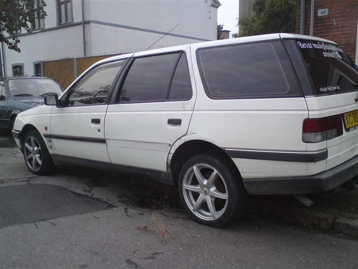 Peugeot 405 stc TOTAL SKADET  billede 4