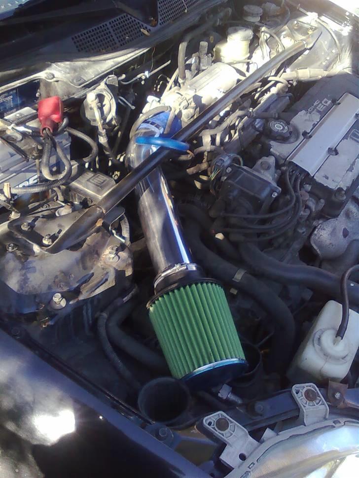 Honda Civic - Endnu en gang.. Ser meget godt ud. Venter bar på at jeg kan få malet ventil dækslet :) billede 14