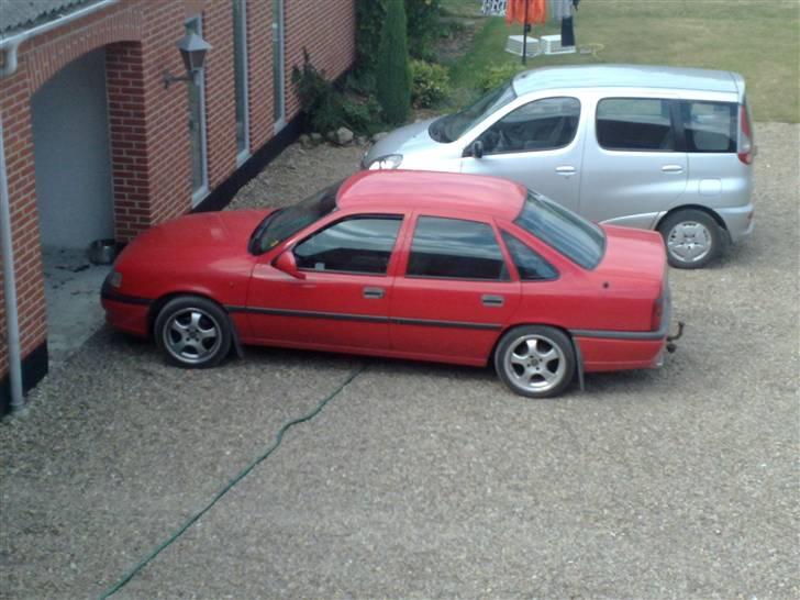 Opel Vectra 1,8i GL (Myrdet) - lige et billede med sommerfælgene på billede 8