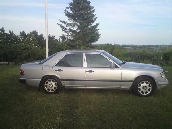Mercedes Benz 124 300D RIP billede 2