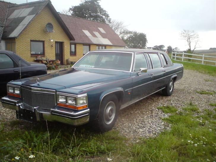 Cadillac fleetwood limo-solgt- billede 1