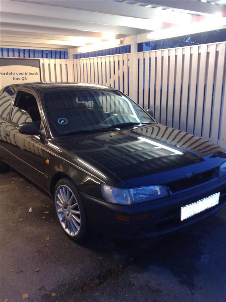 Toyota Corolla E101  SOLGT billede 1