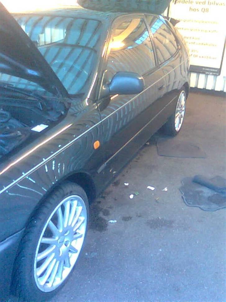 Toyota Corolla E101  SOLGT billede 5