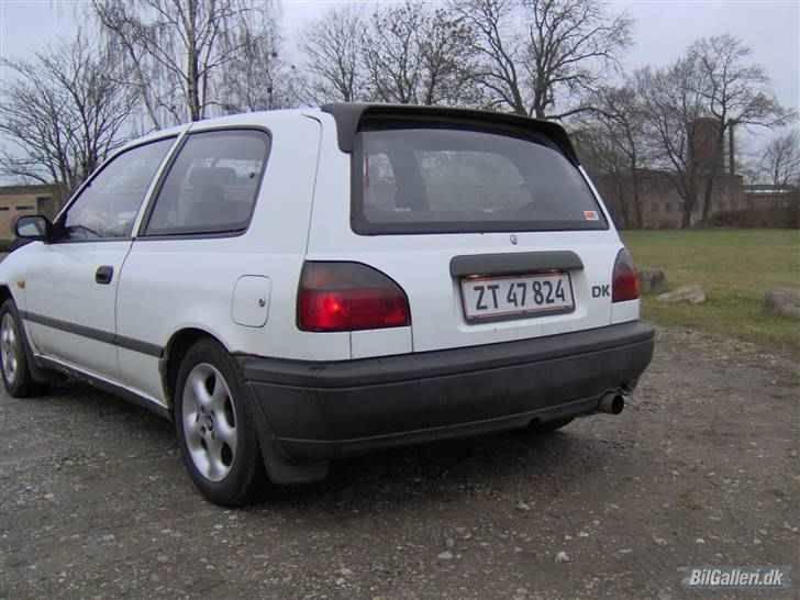 Nissan sunny n14 skrottet billede 5