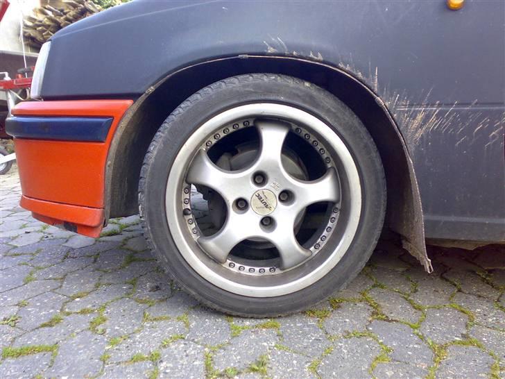 Opel kadett std. gsi ( under ombygning ) billede 6