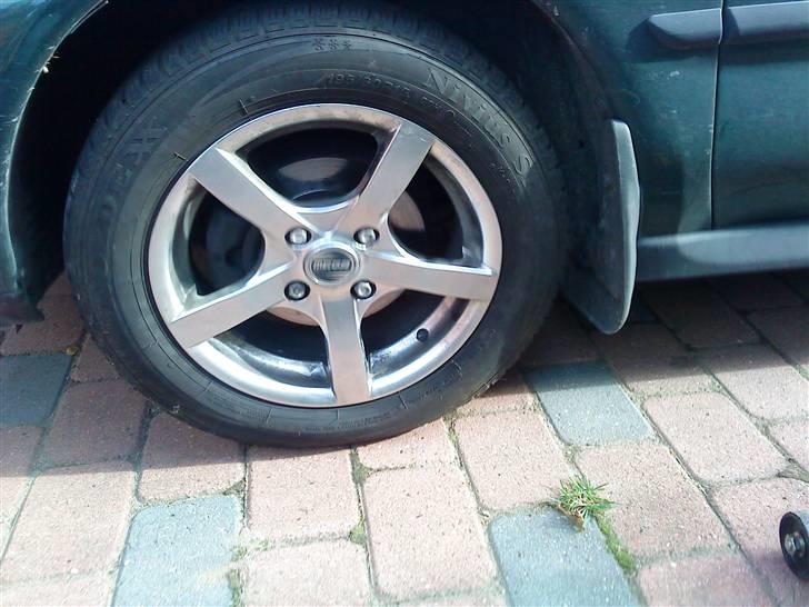 Mitsubishi Carisma 1,8 GDI LS (DØD) - Så kom der vinter sutter på. billede 12