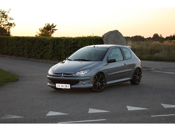 {{currentPhoto.altText}} billede {{currentPhoto.number}}