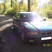 BMW E36 320i