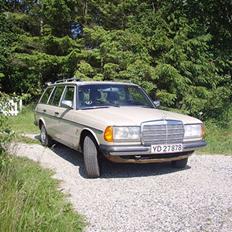 Mercedes Benz 230TE * SOLGT *