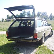 Mercedes Benz 230TE * SOLGT *