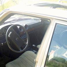 Mercedes Benz 230TE * SOLGT *