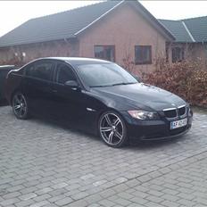 BMW E90 320d (Solgt)