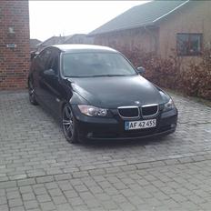 BMW E90 320d (Solgt)
