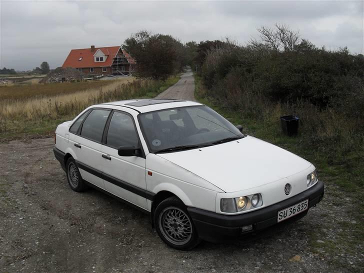 VW Passat 1,6 td.. Død skrot billede 1