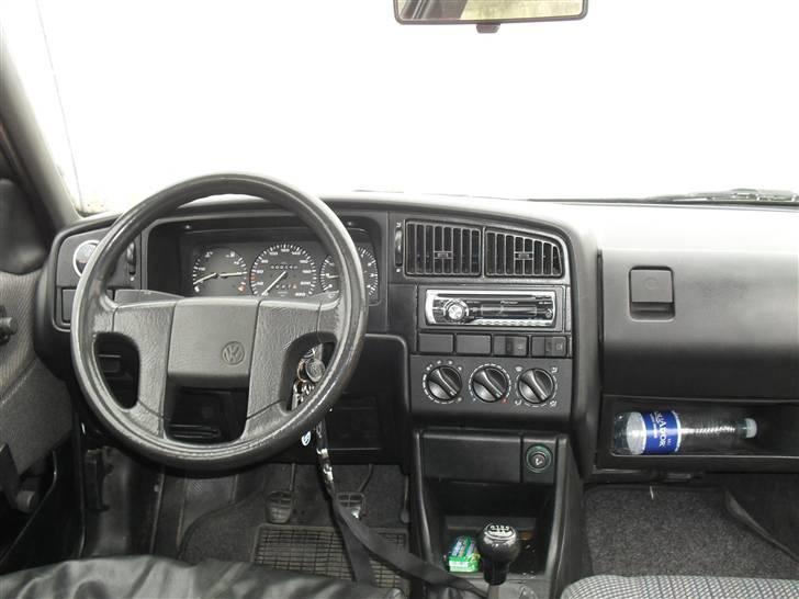 VW Passat 1,6 td.. Død skrot billede 9