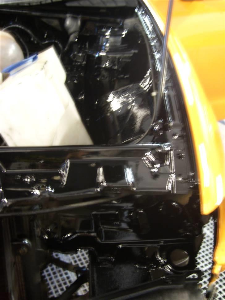 Seat Ibiza . SOLGT - så er motor runmmet malet. det ser sku rigtigt godt ud :D  billede 9