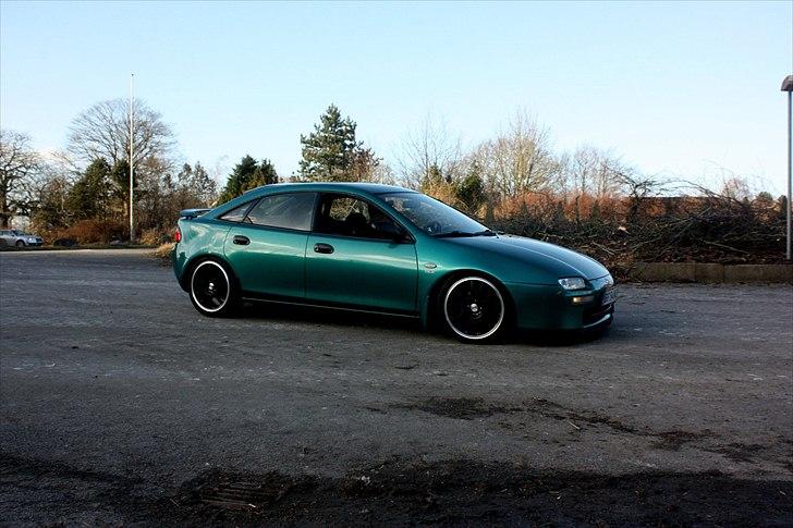 Mazda 323F 1.8 16V - SOLGT - Taget af Jesper Uhre -  billede 1