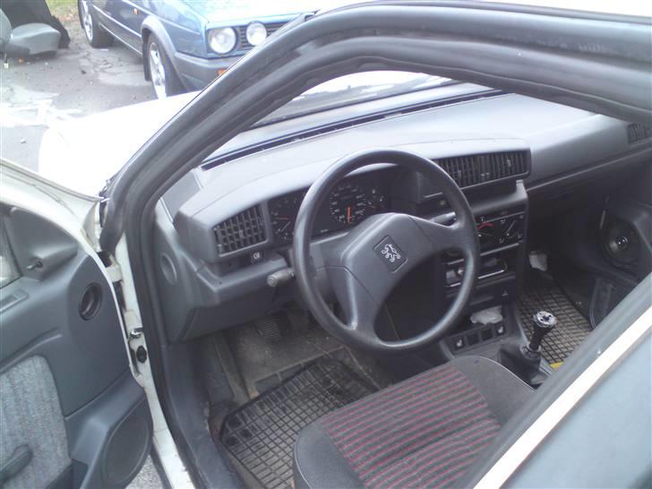 Peugeot 405 stc TOTAL SKADET  billede 10