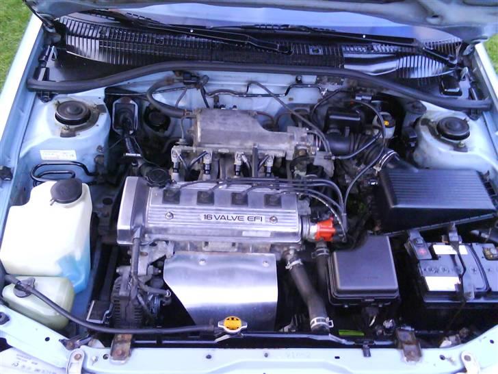 Toyota carina e 1.6 xli SOLGT ;( - så var det så kampen mod fedt oli og snavs GRRÆÆ ;P billede 11