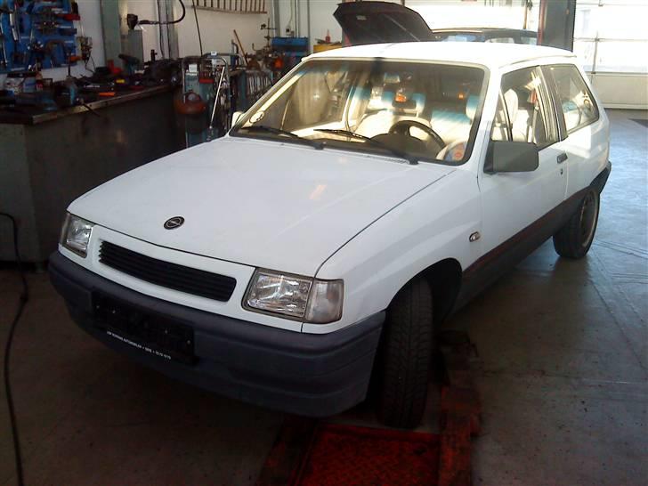 Opel corsa a  skrottet billede 5