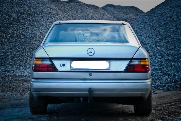 Mercedes Benz 230E "SOLGT" billede 7