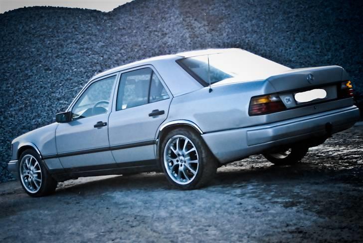 Mercedes Benz 230E "SOLGT" billede 8