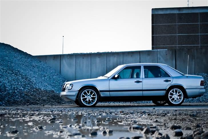 Mercedes Benz 230E "SOLGT" billede 9