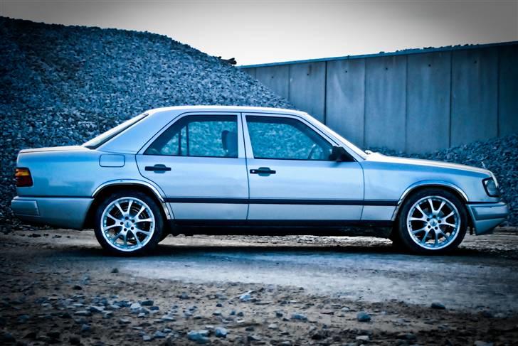 Mercedes Benz 230E "SOLGT" billede 10