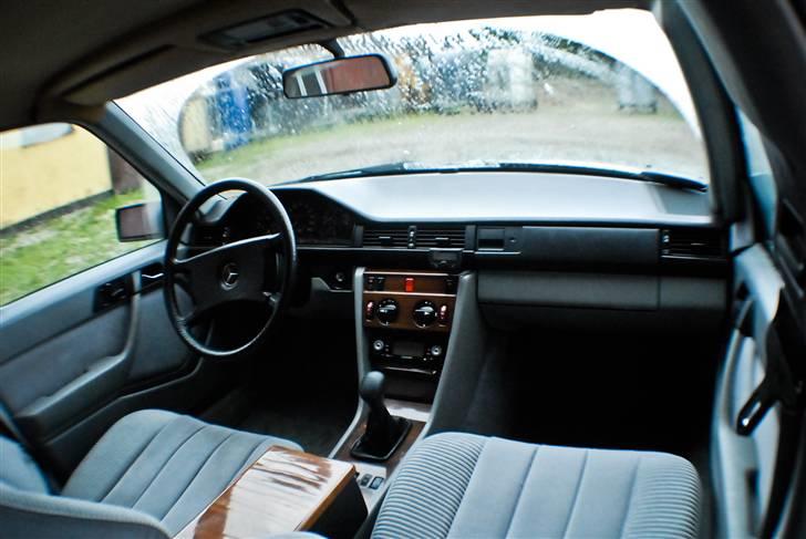 Mercedes Benz 230E "SOLGT" billede 13