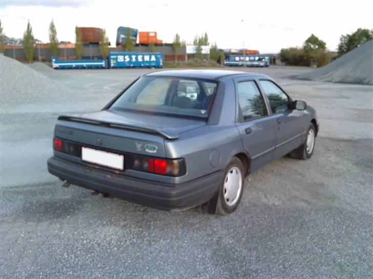 Ford Sierra 2.0 DOCH SOLGT billede 4
