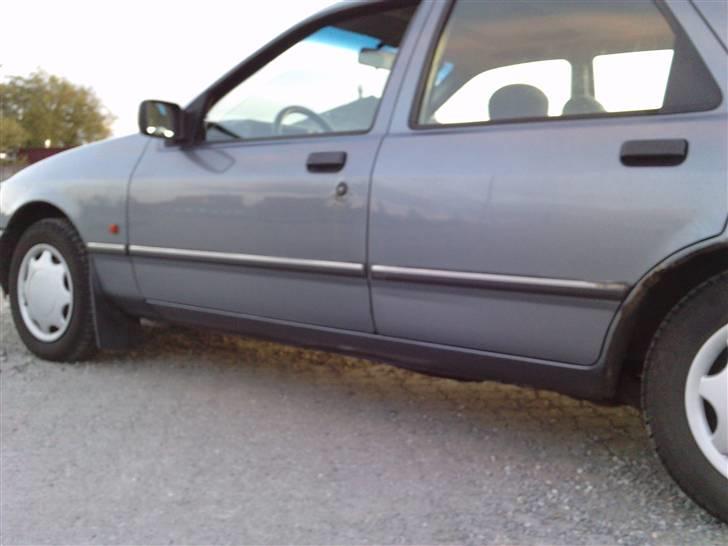Ford Sierra 2.0 DOCH SOLGT billede 13