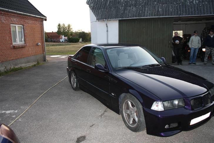 BMW 320i e36 Byttet - Som den ser ud idag. 13/10/2009 billede 3