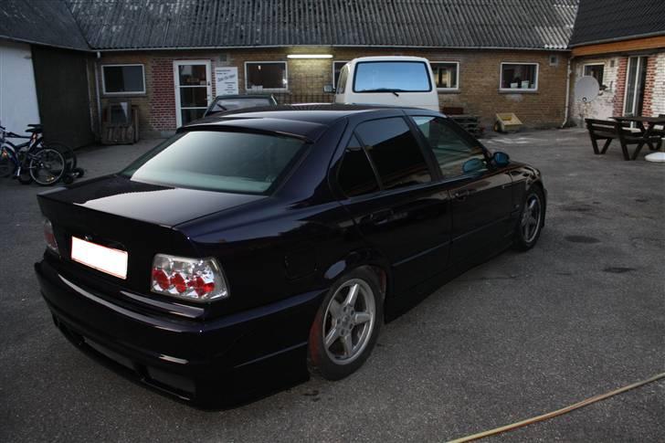 BMW 320i e36 Byttet - Som den ser ud idag. 13/10/2009 billede 4