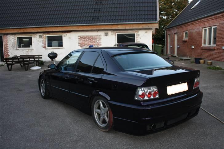 BMW 320i e36 Byttet - Som den ser ud idag. 13/10/2009 billede 6