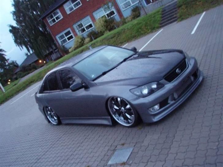 Lexus IS 200 billede 16