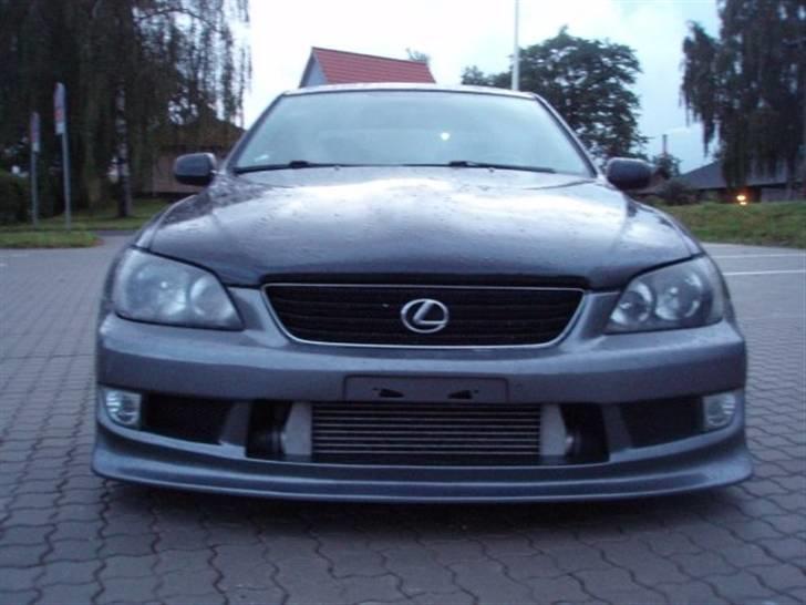 Lexus IS 200 billede 17
