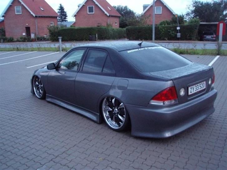 Lexus IS 200 billede 18