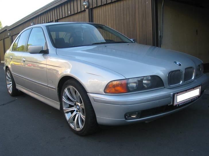 BMW 523 i E39 SOLGT  billede 2