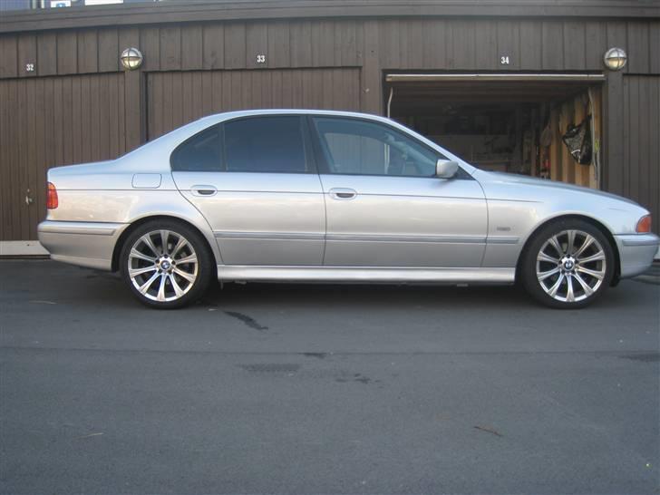 BMW 523 i E39 SOLGT  billede 3