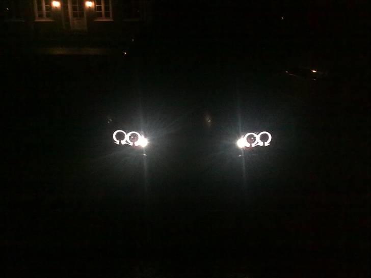 VW Polo 6n (Byttet væk) - Angel eyes om aftenen. Mmm :) billede 1