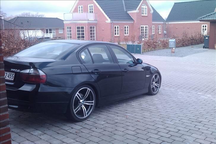BMW E90 320d (Solgt) billede 2