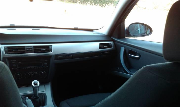 BMW E90 320d (Solgt) billede 5