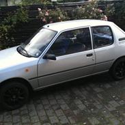 Peugeot 205