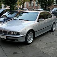 BMW E39 540iA