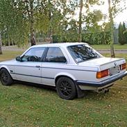 BMW 318i E30